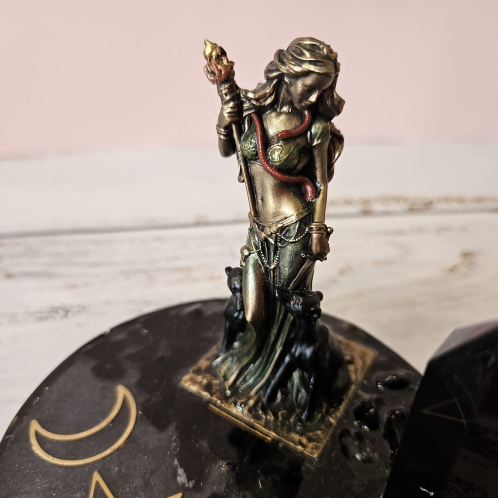 Hekate Mini Orgonite Charging Plate